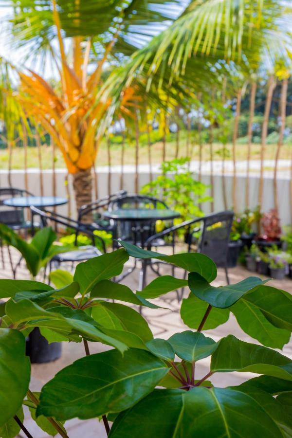 Nihaali Maldives Hotel Kudarikilu Ngoại thất bức ảnh